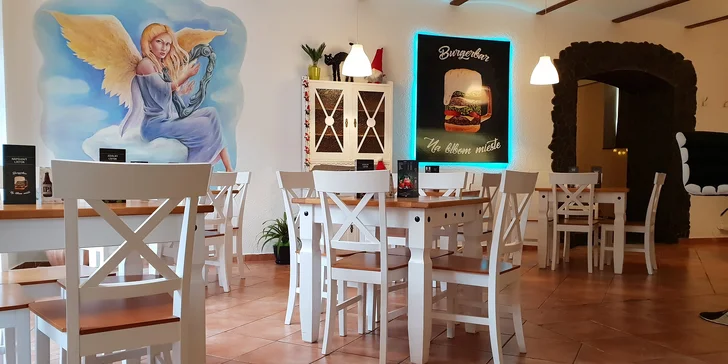 Nadupané burgery a toasty aj s bezodnou limonádou!