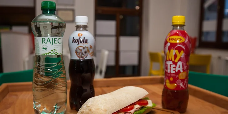 Raňajky v Kartoške: Panini, celozrnný croissant alebo bagel s nápojom