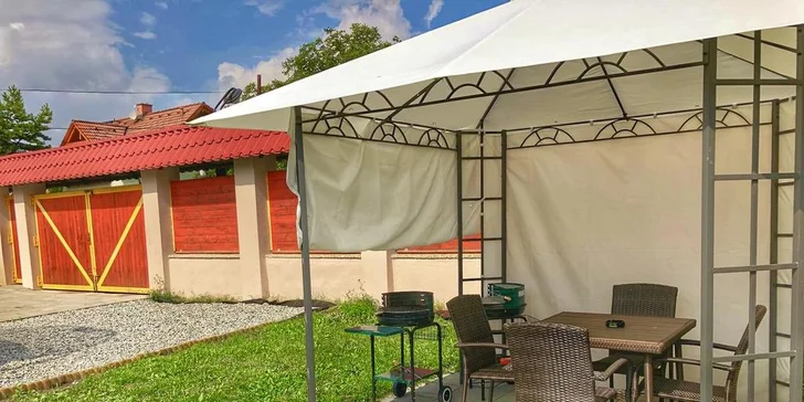 Pobyt v Bešeňovej pár desiatok metrov od Vodného Parku v zrekonštrovaných apartmánoch Villy Rustica