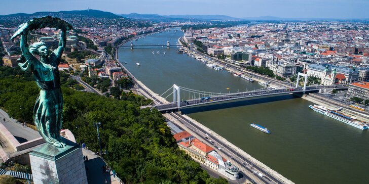 Výlet na druhú stranu Dunaja do Budapešti