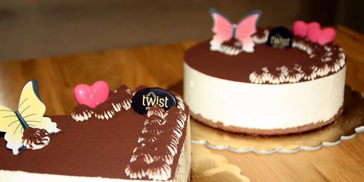 Vlastnoručne vyrábané tiramisu a káva pre náročných