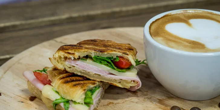 Káva, smoothie, koláč, kaiserka, či wrap? To všetko nájdete v Bajovita Bistro!