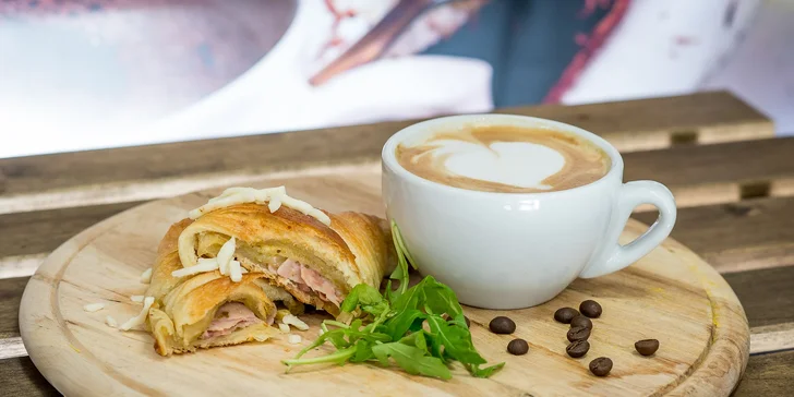 Káva, smoothie, koláč, kaiserka, či wrap? To všetko nájdete v Bajovita Bistro!