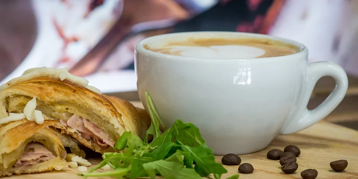 Káva, smoothie, koláč, kaiserka, či wrap? To všetko nájdete v Bajovita Bistro!