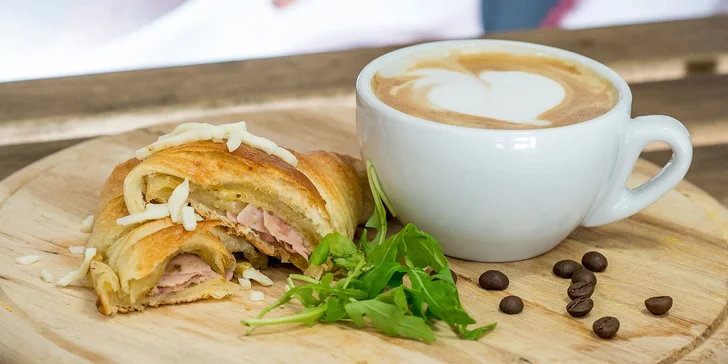 Netradičná permanentka alebo káva + croissant, kaiserka či wrap
