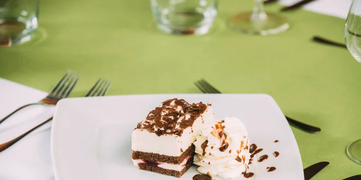 2 druhy trojchodového menu pre 2 osoby v reštaurácii Four4in