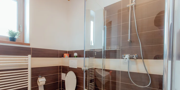 Nové Horské Chaty Guldiner pre 4 až 7 ľudí pri svahu a na bežkárskej trase na vrchole Kremnických vrchov v 1205 m n. m.