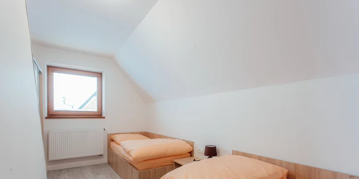 Nové Horské Chaty Guldiner pre 4 až 7 ľudí pri svahu a na bežkárskej trase na vrchole Kremnických vrchov v 1205 m n. m.