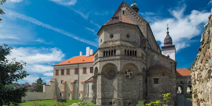 4 * relax v Třebíči: raňajky alebo polpenzia a vstupenky do pamiatkových budov UNESCO