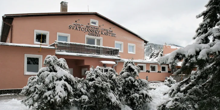 Romantický pobyt v Liptovskom Jáne v Svätojánskom Kaštieli*** s privátnym wellness