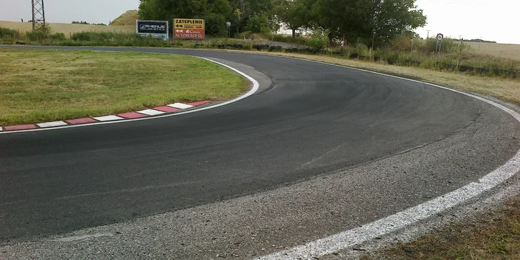 Adrenalín ako na F1: Jazda v profesionálnej motokáre na závodnom okruhu