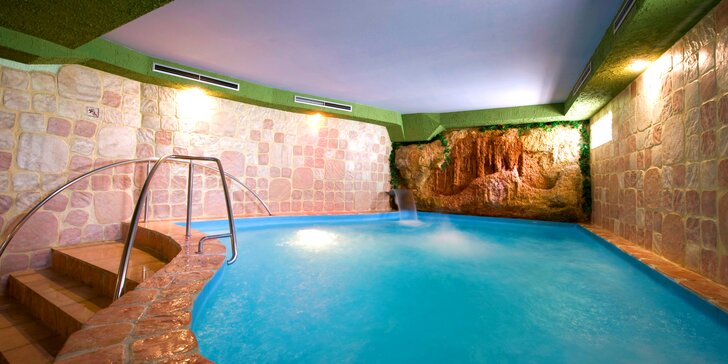 Rodinná dovolenka v Hoteli Kormorán**** s neobmedzeným vstupom do bazéna a sauny