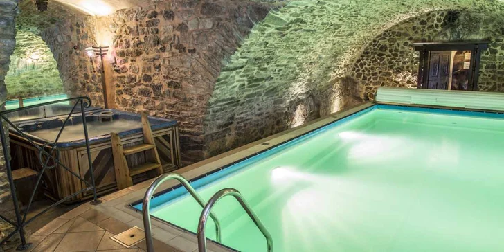 Rozprávková romantika v Chateau Zbiroh: wellness v historickom priestore a večera