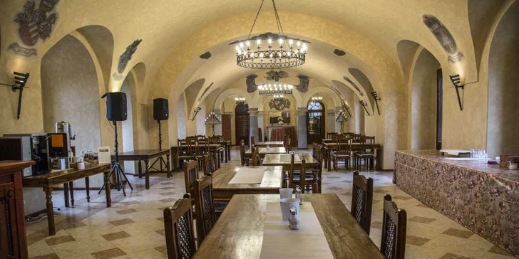 Rozprávková romantika v Chateau Zbiroh: wellness v historickom priestore a večera