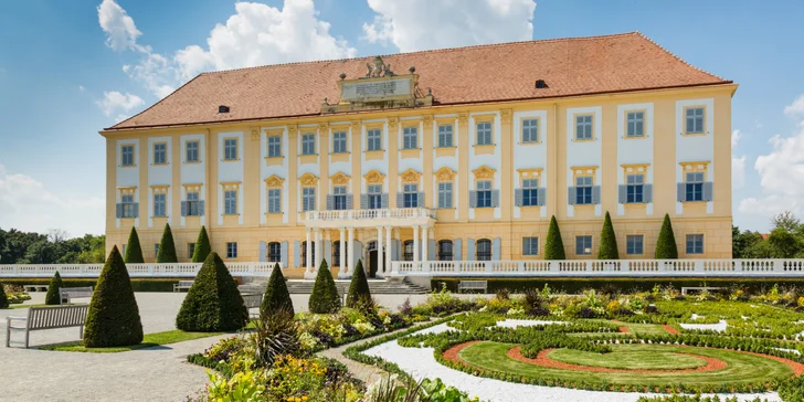 Veľkonočný zájazd: Schloß Hof, čokoládovňa a nákupy v Parndorfe