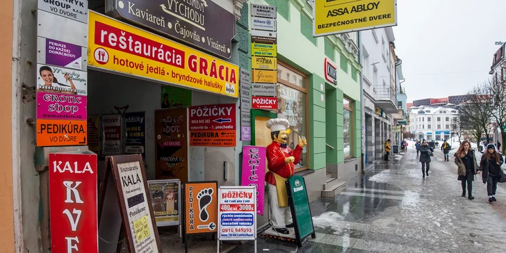 Vyprážaný syr alebo bravčový rezeň s prílohou a pivom či kofolou