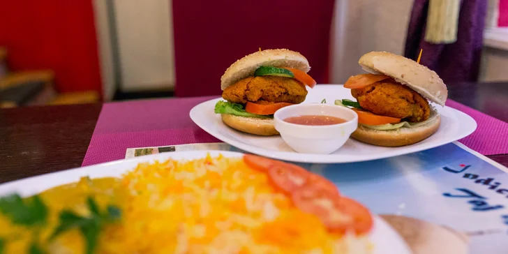 Nádych Indie s chutnými Chilli Potato, Pav Bhaji alebo Chicken Curry