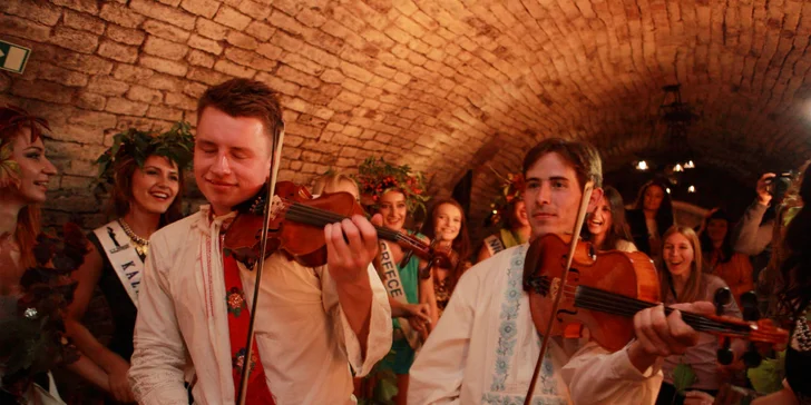Zážitky v podzemnom meste vína: prehliadka, piknik či jazzový koncert vo Valtickom podzemí