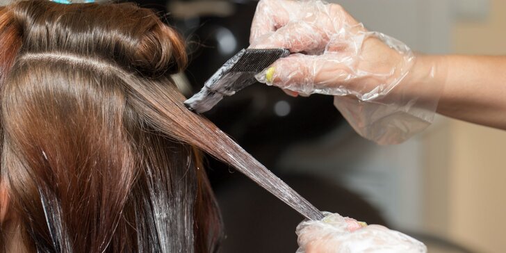 Dámsky i pánsky strih, farbenie a regeneračná vlasová kúra pre ženy