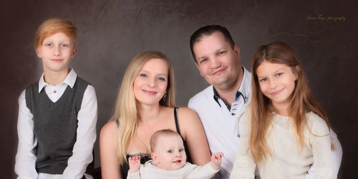 Fotenie podľa vášho výberu fotografkou v profesionálne vybavenom ateliéri