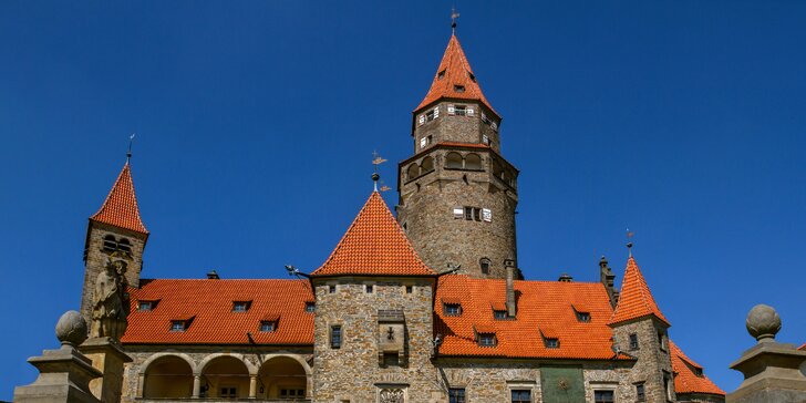 Výlet k romantickému zámku Bouzov a do Olomouca