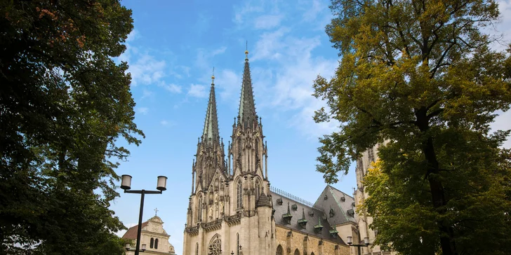 Výlet k romantickému zámku Bouzov a do Olomouca