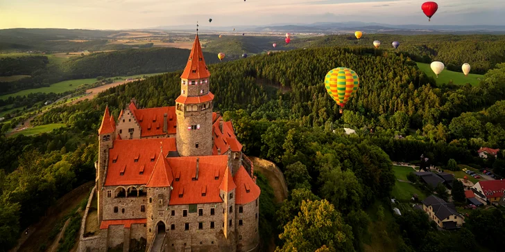 Výlet k romantickému zámku Bouzov a do Olomouca