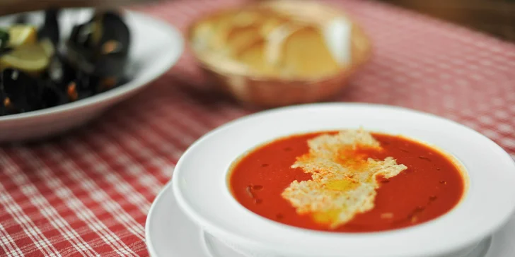 Degustačné menu pre 2 osoby: kalamáre, slávky alebo čerstvé cestoviny