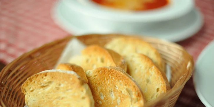 Degustačné menu pre 2 osoby: kalamáre, slávky alebo čerstvé cestoviny