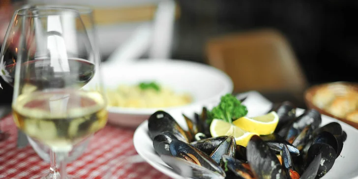 Degustačné menu pre 2 osoby: kalamáre, slávky alebo čerstvé cestoviny