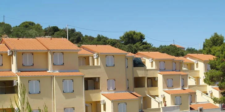 Oddych na ostrove Šolta: apartmány vhodné pre 5 osôb, len 150 m od mora!