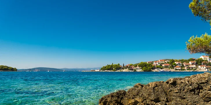 🌞 KÚP teraz, využi v LETE: Dovolenka na ostrove Šolta - apartmány až pre 4 osoby len 150 m od mora