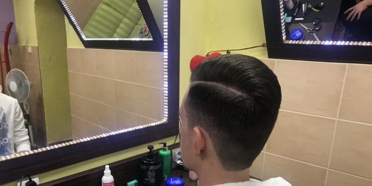 Pánsky strih vlasov s možnosťou úpravy brady a stylingom v Sparkle barber salóne