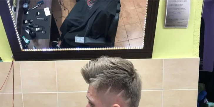 Pánsky strih vlasov s možnosťou úpravy brady a stylingom v Sparkle barber salóne
