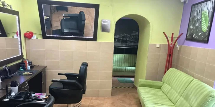 Pánsky strih vlasov s možnosťou úpravy brady a stylingom v Sparkle barber salóne
