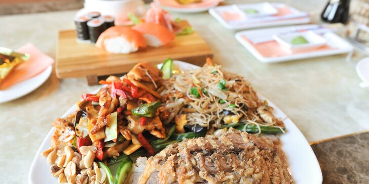 Bohaté menu pre dve osoby v ázijskej reštaurácii Avion Sunshine