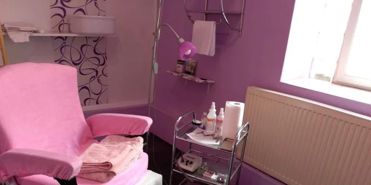 Mokrá či suchá pedikúra alebo gél lak či gélové nechty