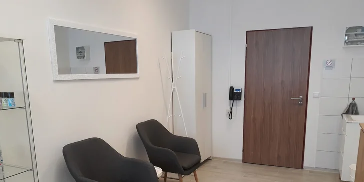 Darčekový poukaz alebo kombinovaná pedikúra aj s možnosťou gél laku v obľúbenom salóne Naboso