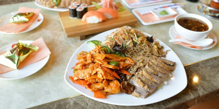 Bohaté menu pre dve osoby v ázijskej reštaurácii Avion Sunshine