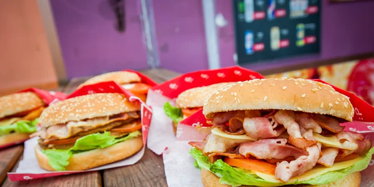 Pochutnajte si na burgri alebo na burger menu podľa výberu v PAPA´S