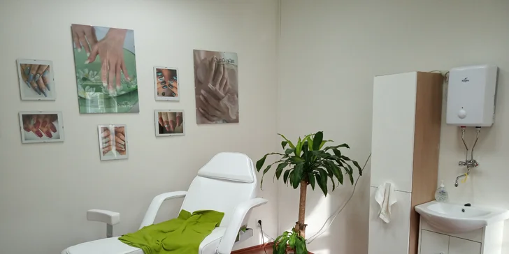 Gélové nechty či gél lak na ruky a nohy + ošetrenie BIO kozmetikou