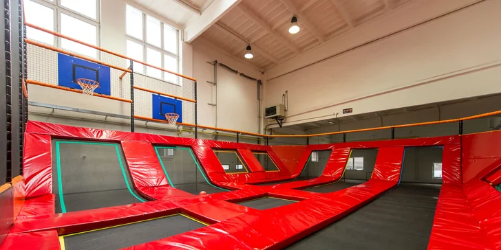 Zvýhodnené vstupy počas celého týždňa do trampolínového centra JUMP IT UP