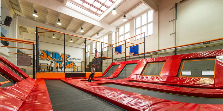 Zvýhodnené vstupy počas celého týždňa do trampolínového centra JUMP IT UP