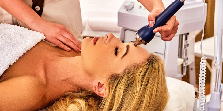 Revitalizačné ošetrenie rúk alebo neinvazívna mezoterapia