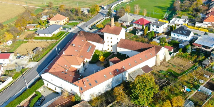 Vstup a ochutnávka vín vo vínnej galérii Chateau Krakovany