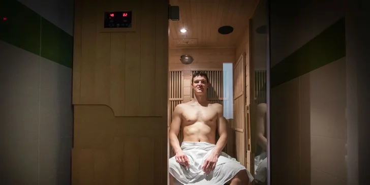 Tejpovanie, masáž s asistenciou fyzioterapeuta alebo infrasauna