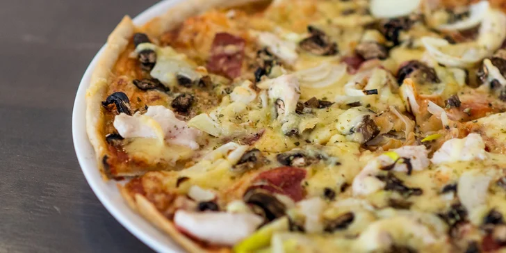 Chrumkavá pizza v Pizzerii Allegro