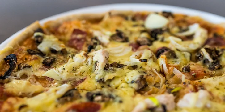 Chrumkavá pizza v Pizzerii Allegro