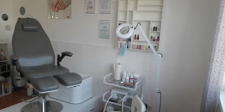 Dokonalá starostlivosť o vaše nohy s kombinovanou či wellness pedikúrou