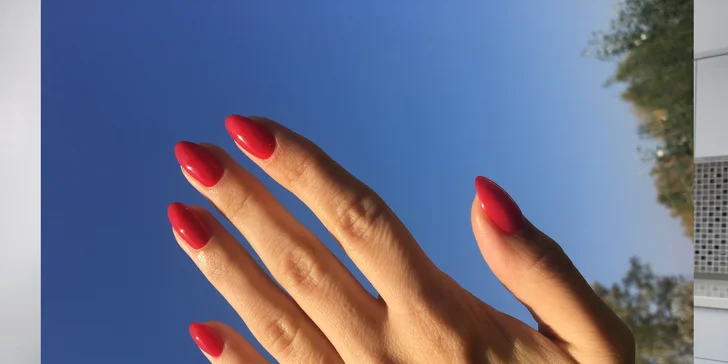 Farebný CND shellac, gél lak alebo klasická manikúra